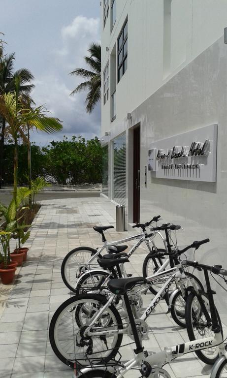 Airport Beach Hotel フルマーレ エクステリア 写真