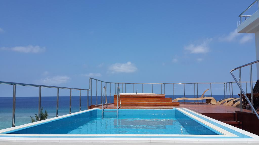 Airport Beach Hotel フルマーレ エクステリア 写真