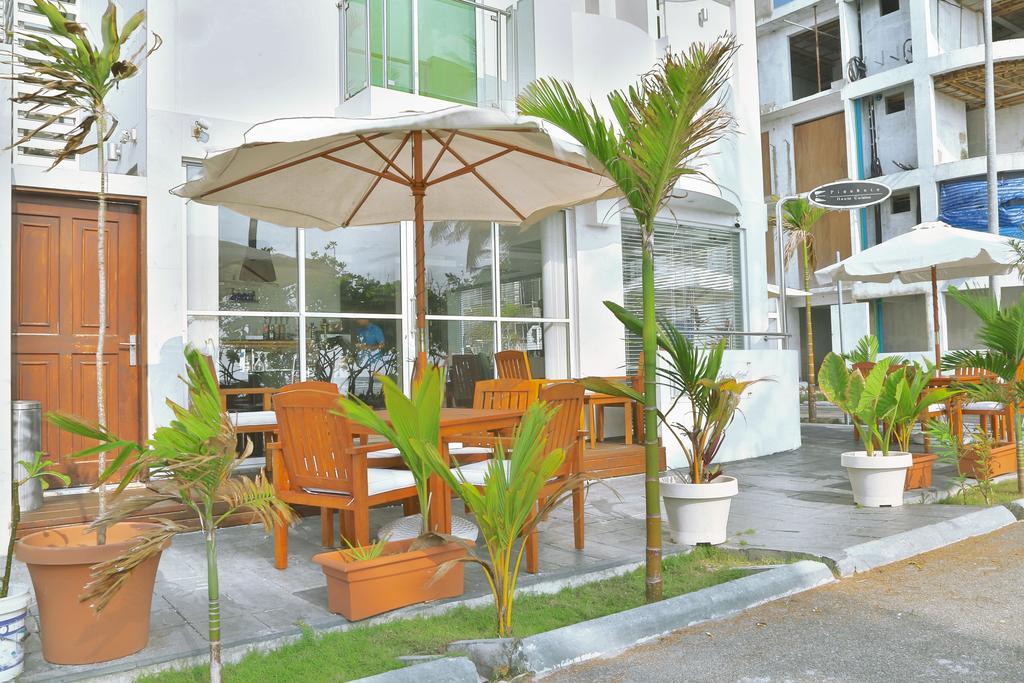 Airport Beach Hotel フルマーレ エクステリア 写真
