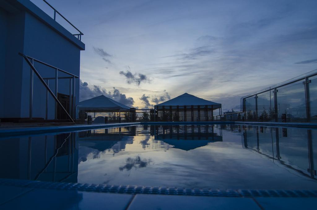 Airport Beach Hotel フルマーレ エクステリア 写真