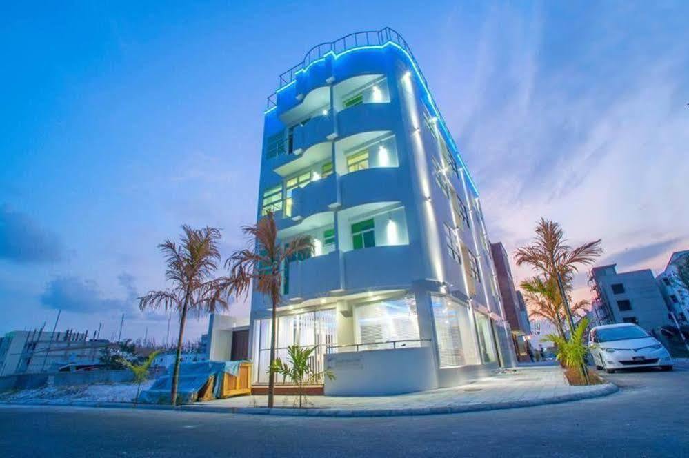 Airport Beach Hotel フルマーレ エクステリア 写真